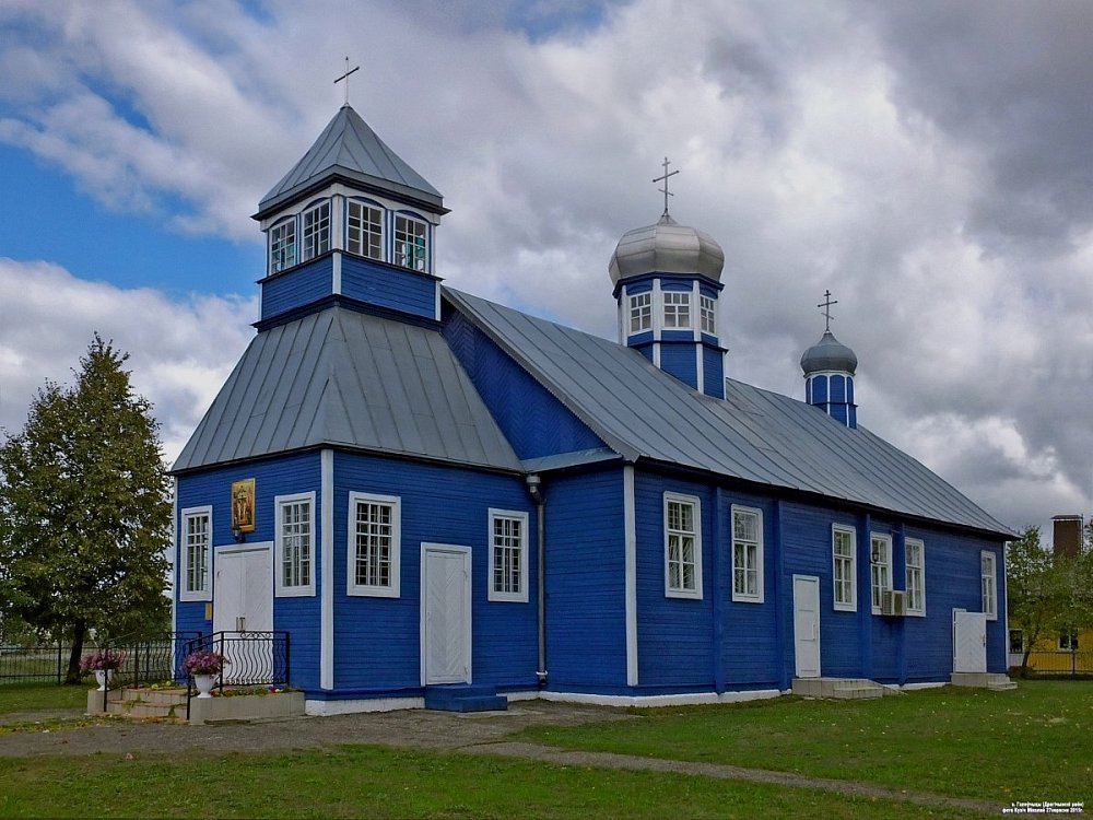 Крестовоздвиженский костел в Шарковщине фото